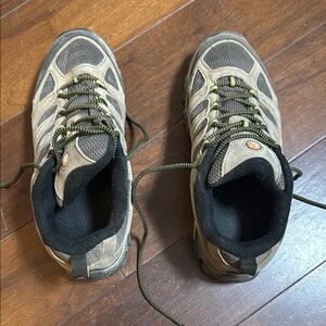 Merrell Men’s 10W hiking shoes